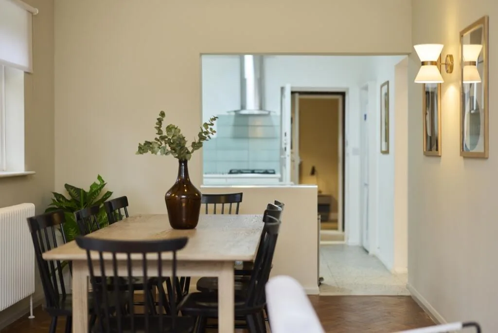 5 bedroom detached house for rent