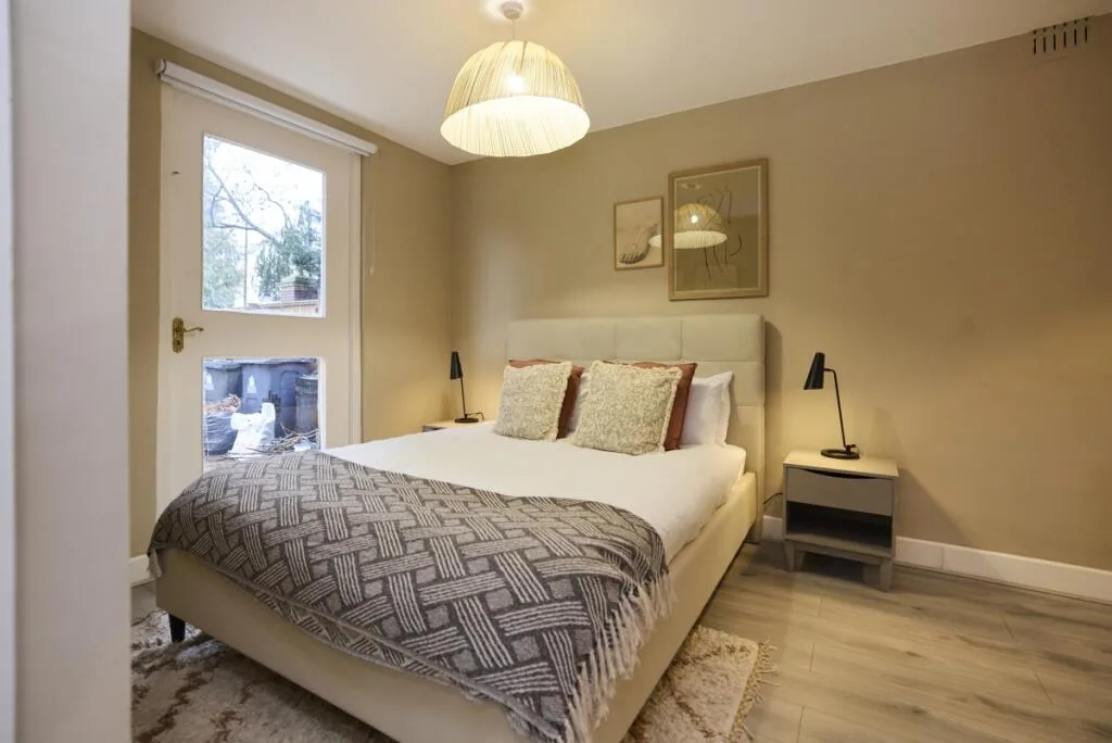 5 bedroom detached house for rent