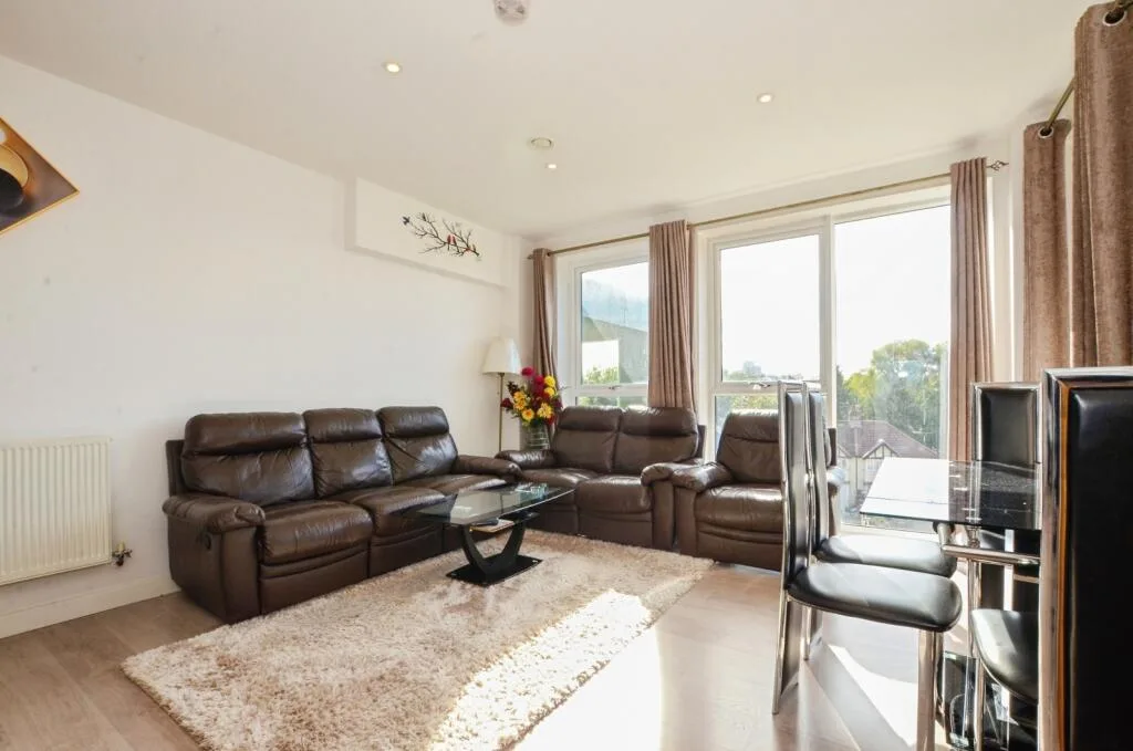 3 bedroom flat for rent