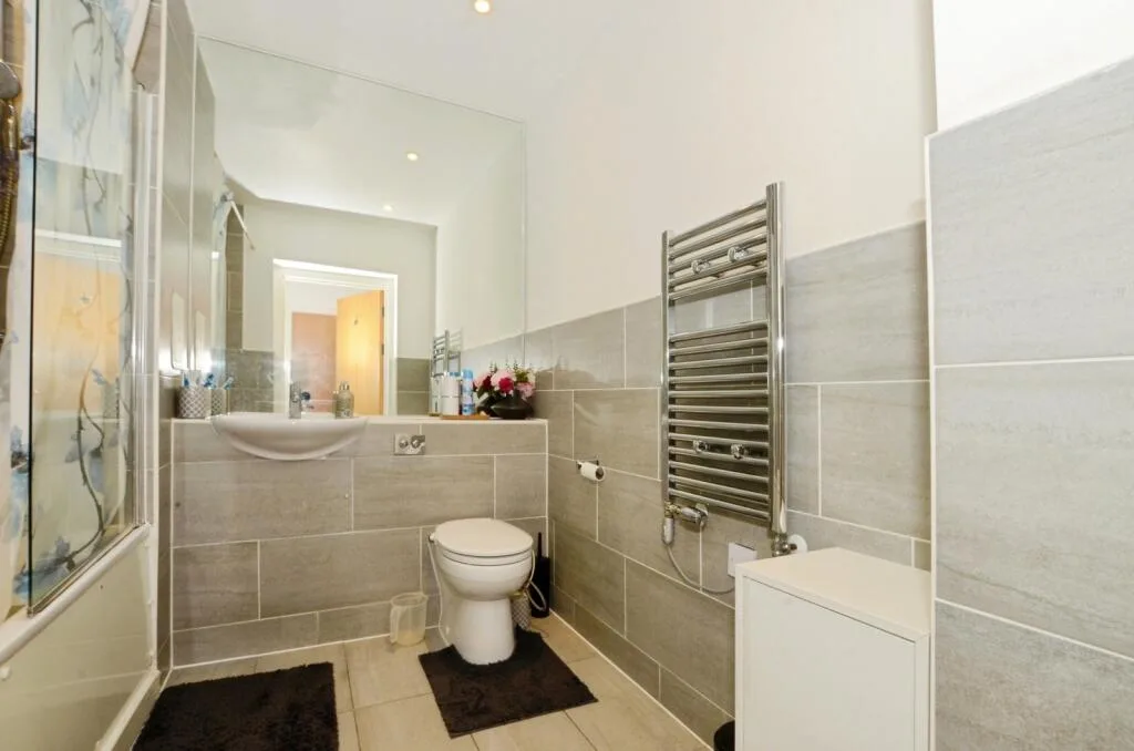3 bedroom flat for rent