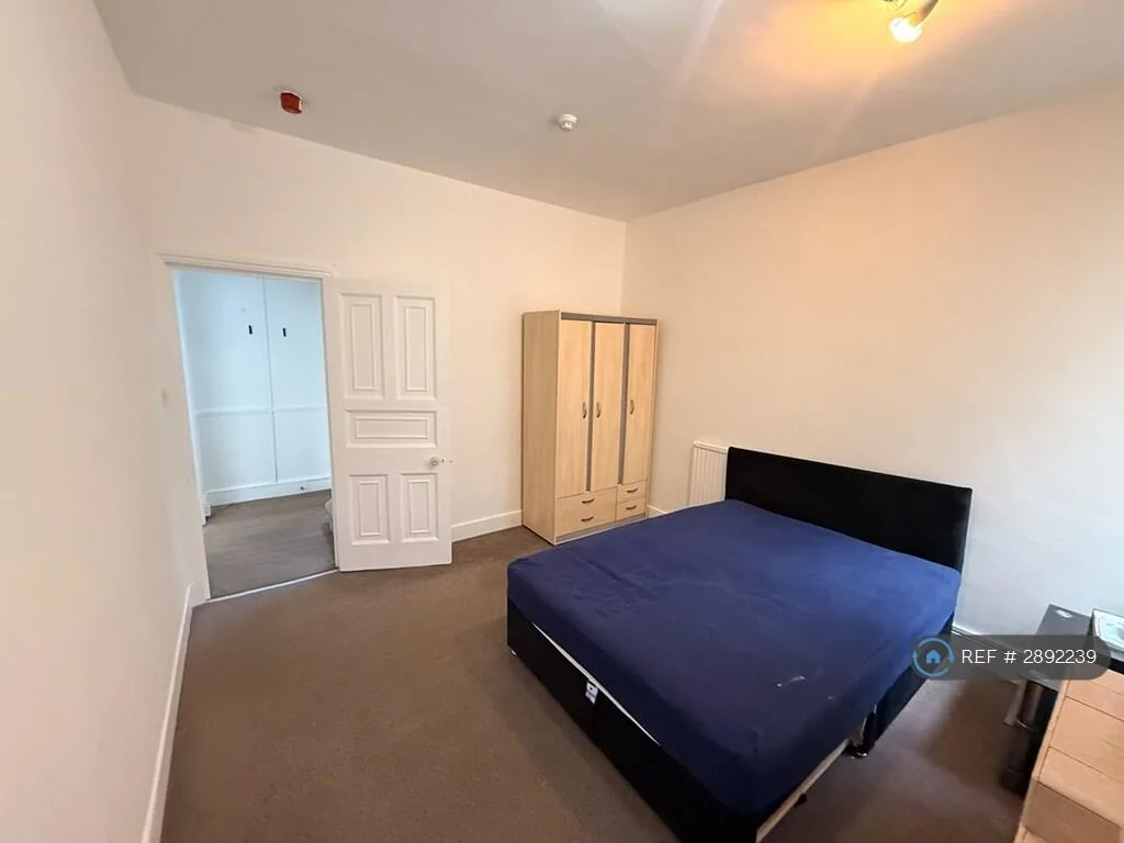 2 bedroom maisonette for rent