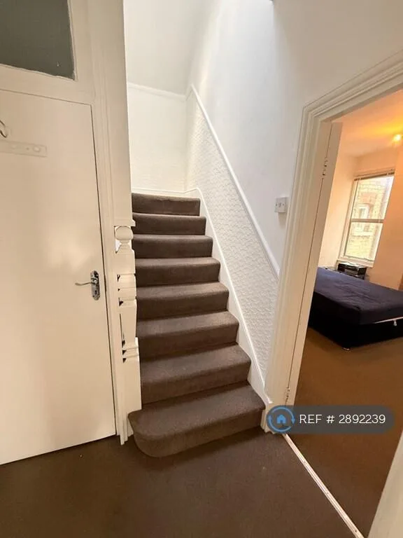 2 bedroom maisonette for rent