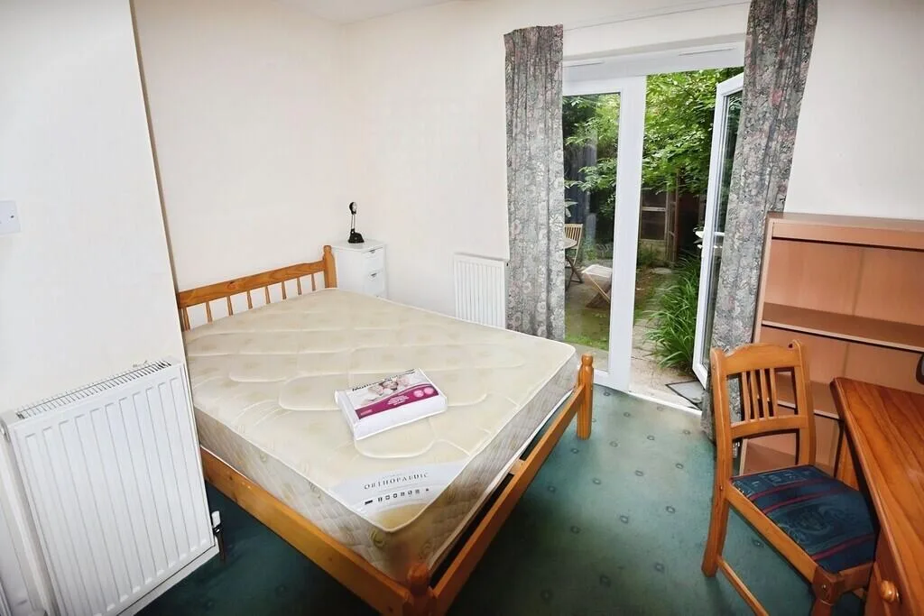 4 bedroom semi-detached house for rent