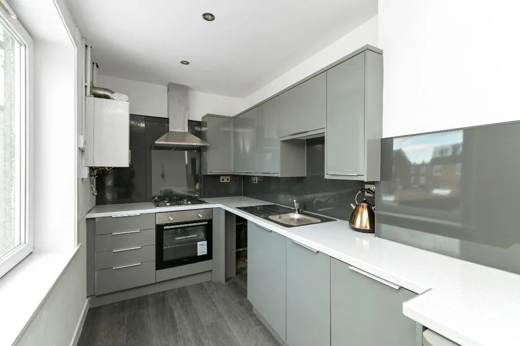 3 bedroom maisonette for rent