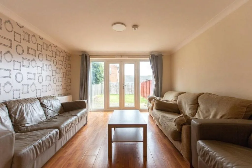4 bedroom terraced house for rent