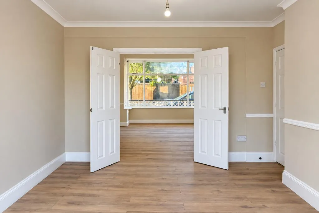 4 bedroom end of terrace house for rent