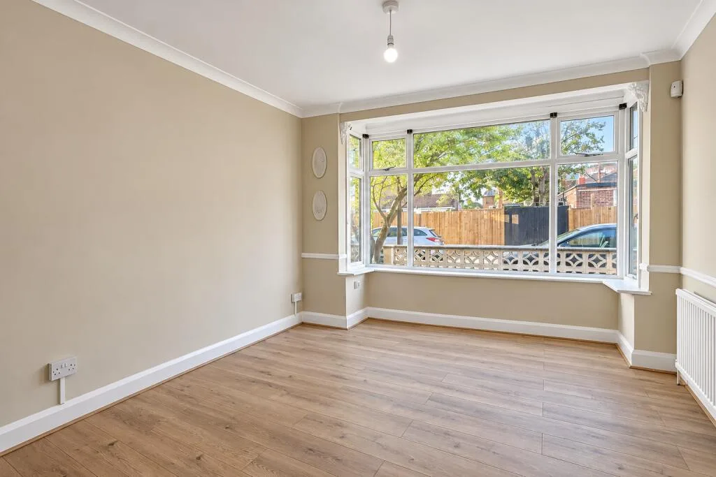 4 bedroom end of terrace house for rent