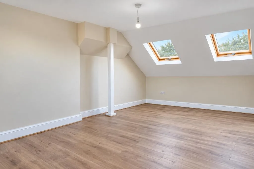 4 bedroom end of terrace house for rent
