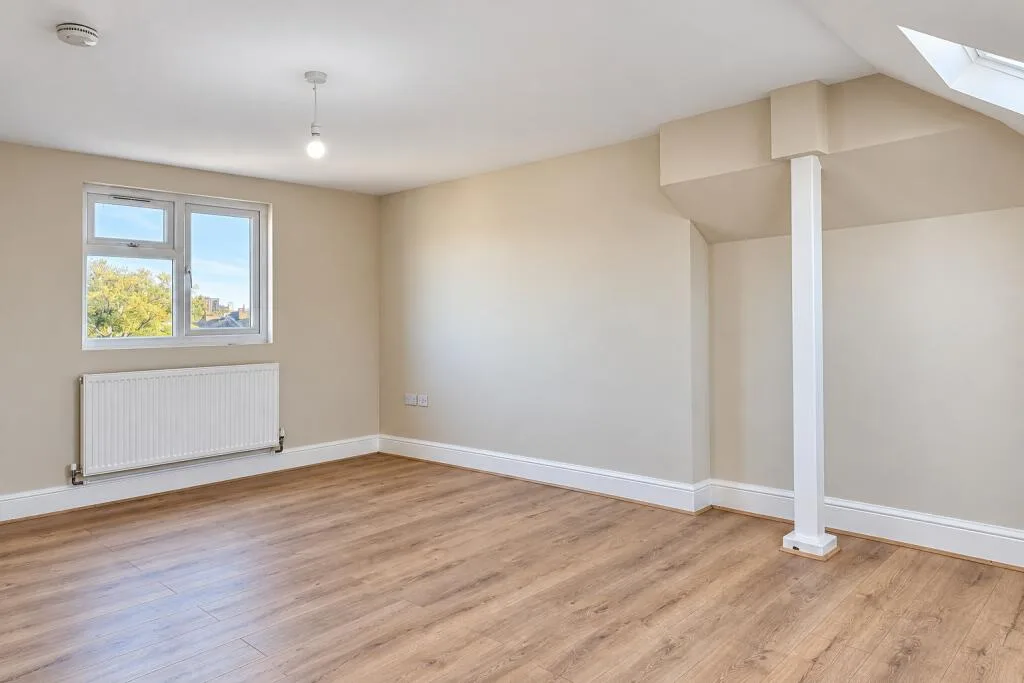 4 bedroom end of terrace house for rent