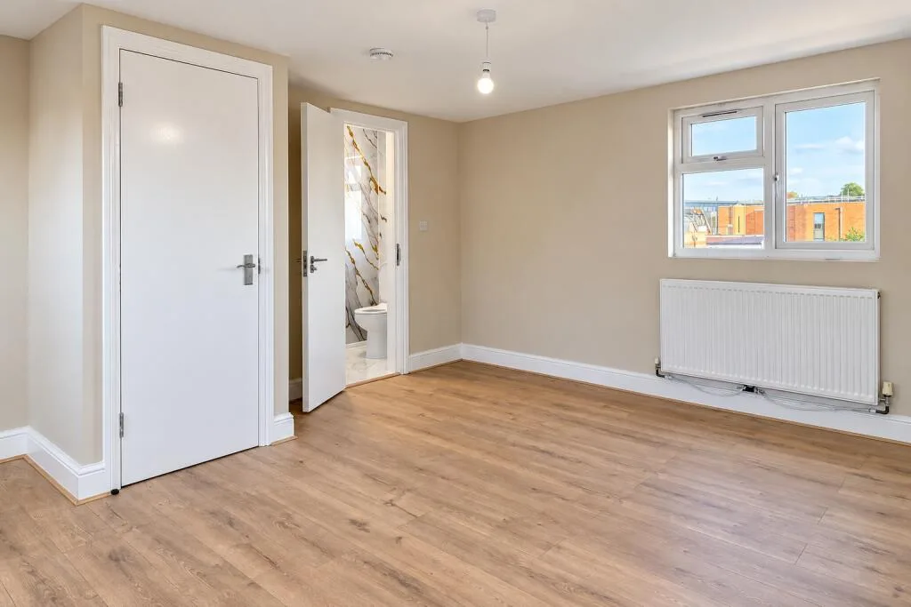 4 bedroom end of terrace house for rent