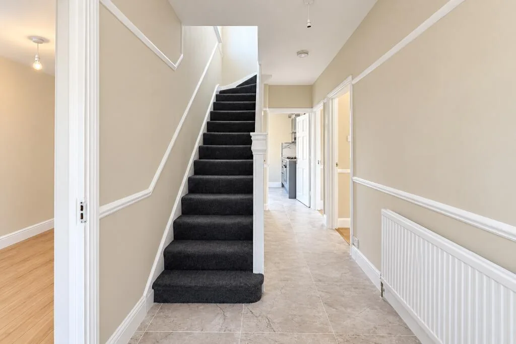 4 bedroom end of terrace house for rent