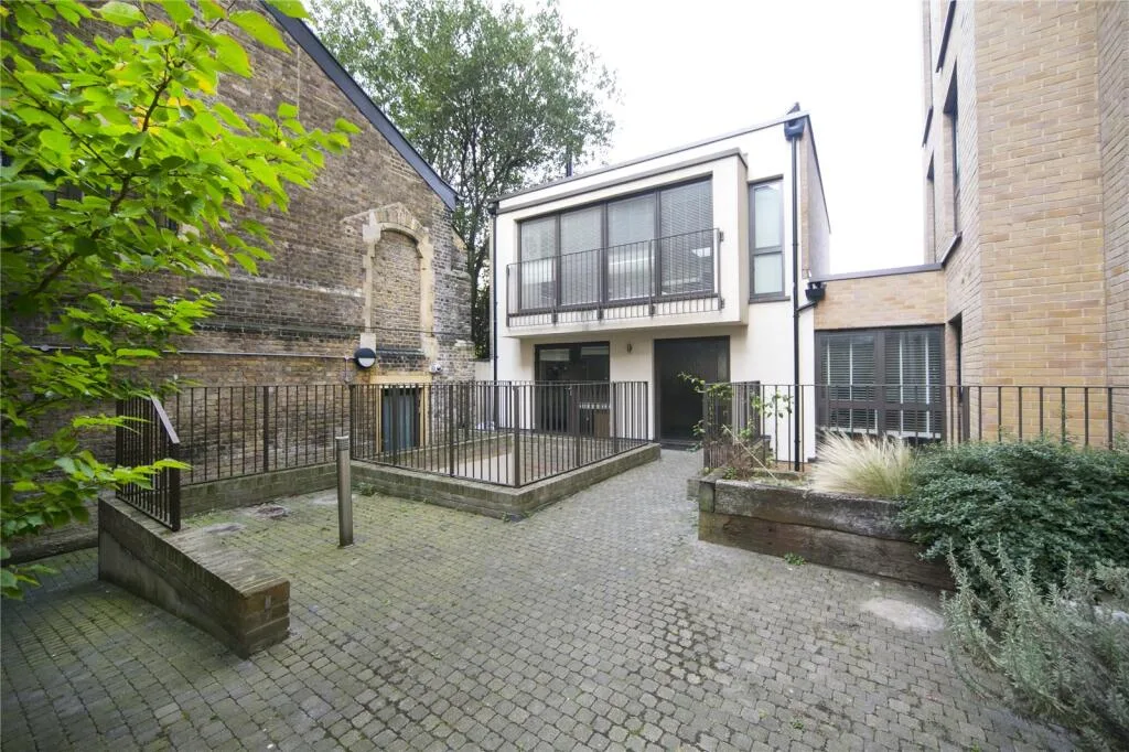 4 bedroom terraced house for rent