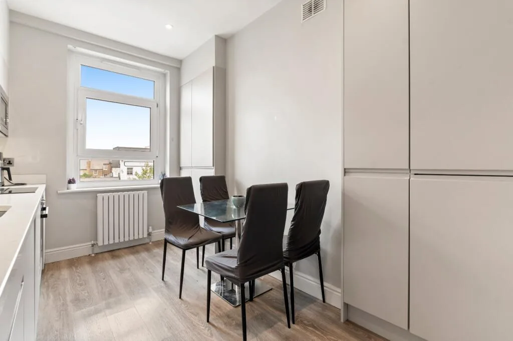 3 bedroom flat for rent
