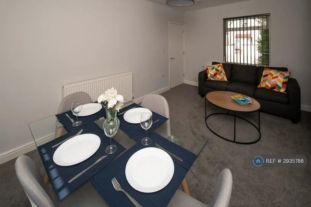 3 bedroom semi-detached house for rent