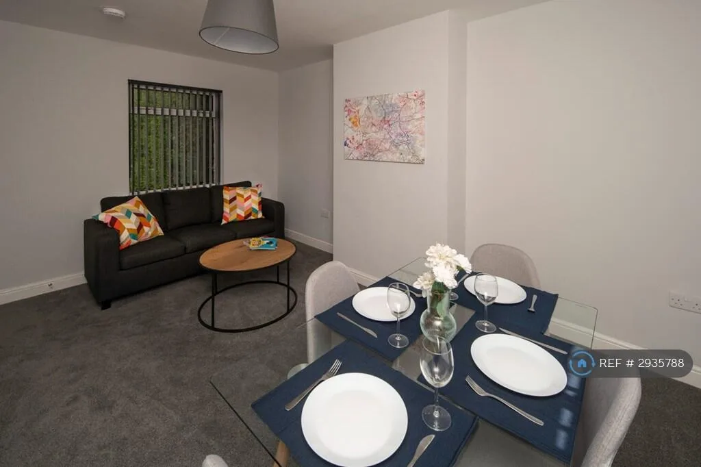 3 bedroom semi-detached house for rent