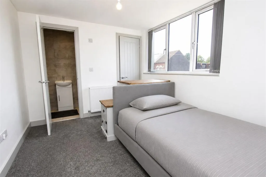 7 bedroom house for rent