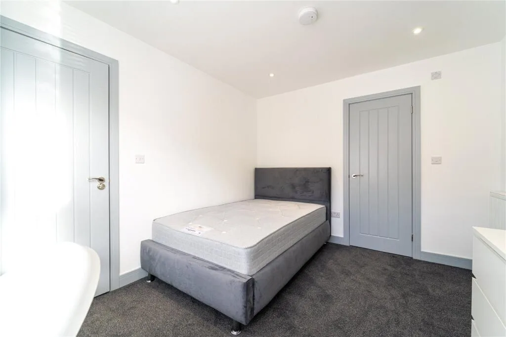 7 bedroom house for rent