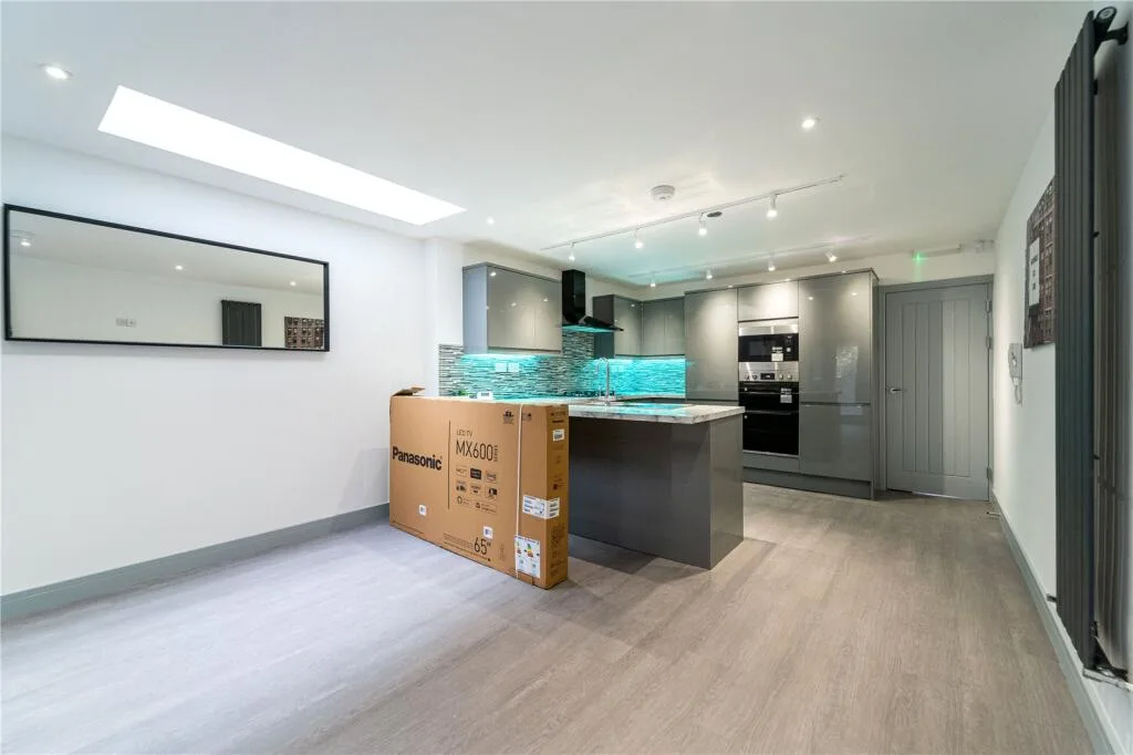 7 bedroom house for rent