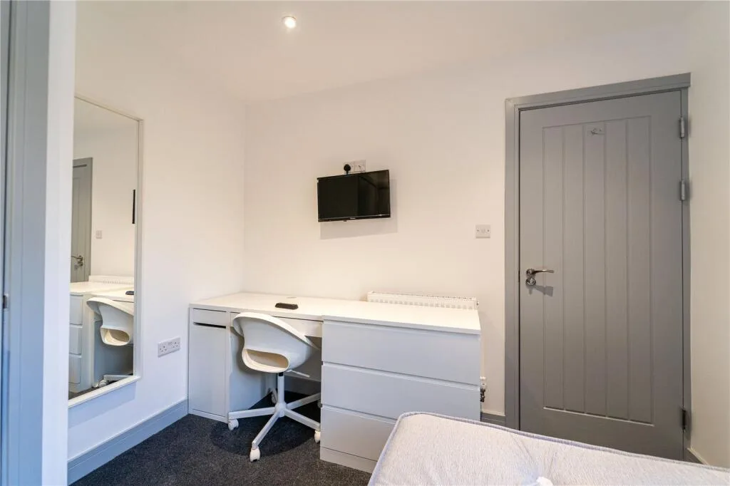 7 bedroom house for rent