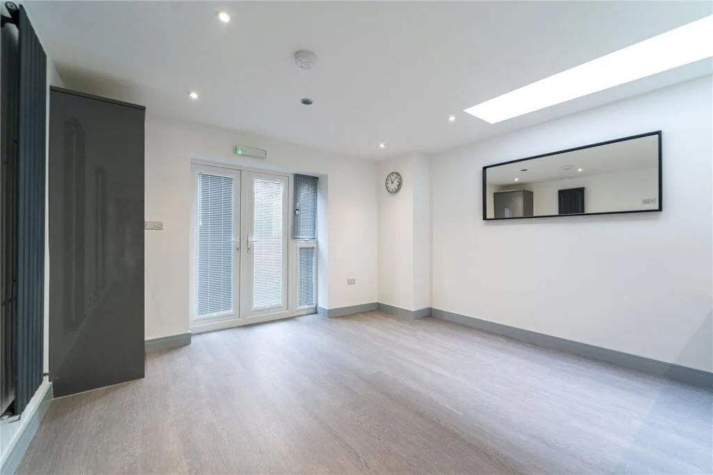 7 bedroom house for rent