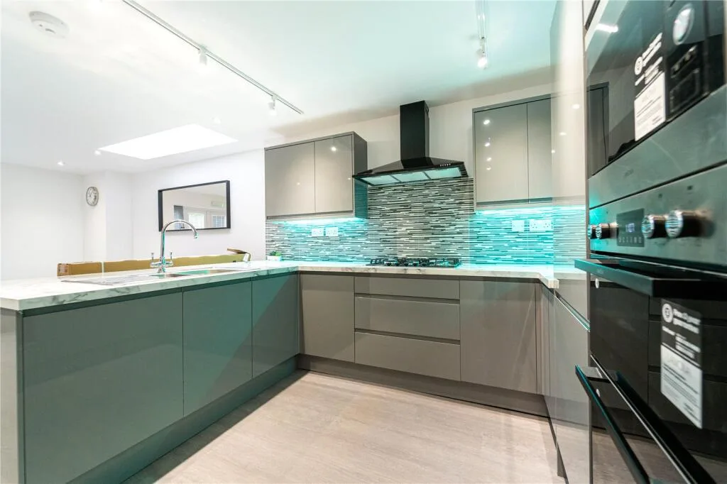 7 bedroom house for rent