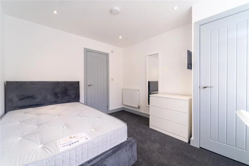 7 bedroom house for rent