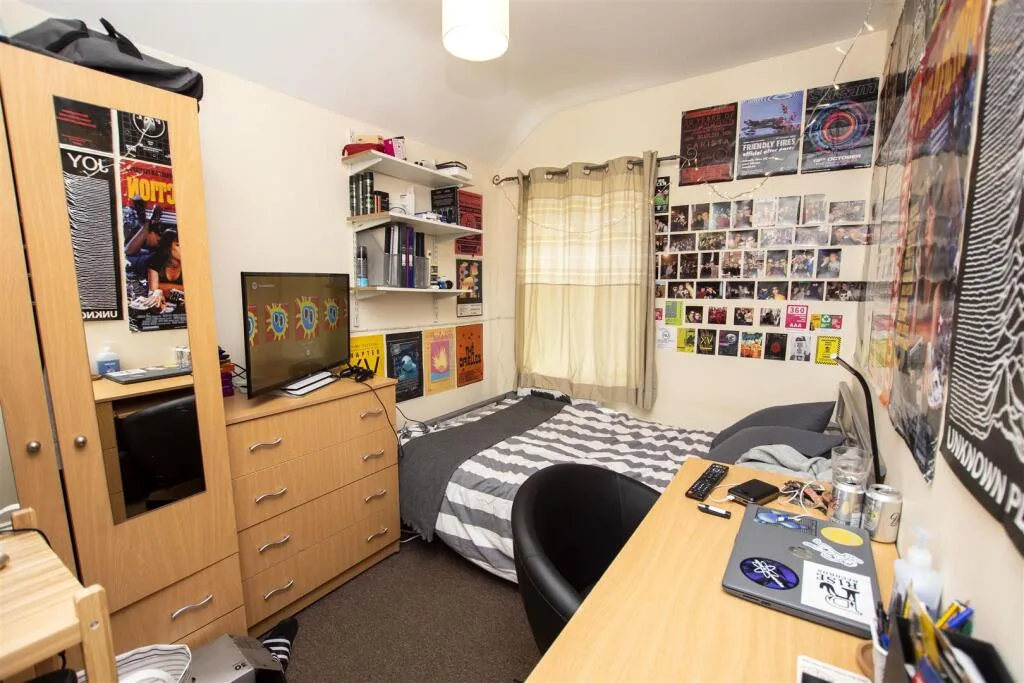 5 bedroom house for rent