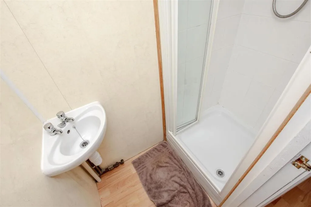 5 bedroom house for rent