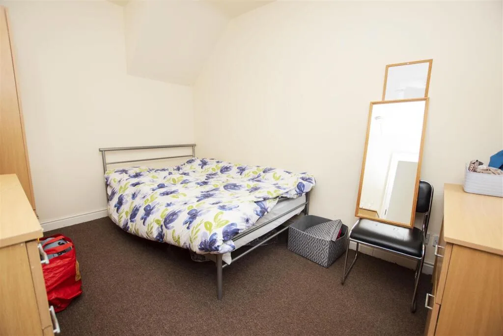 5 bedroom house for rent