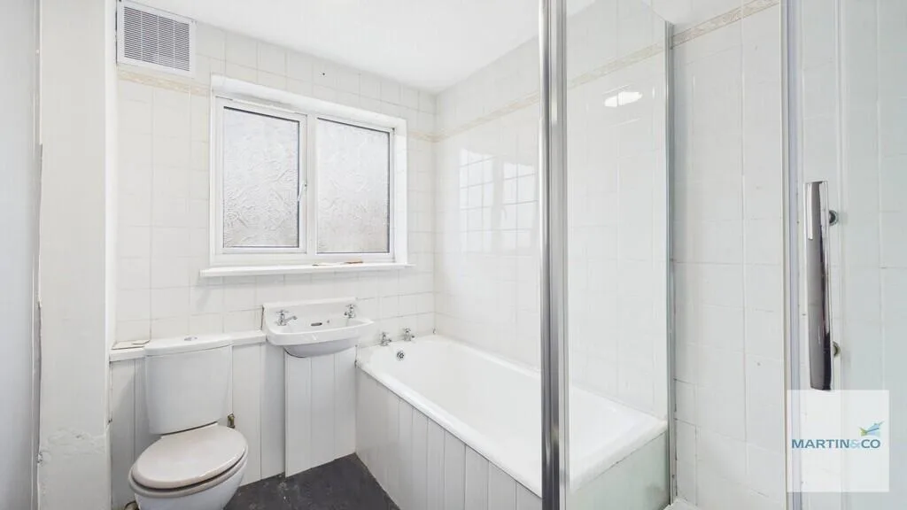 2 bedroom maisonette for rent