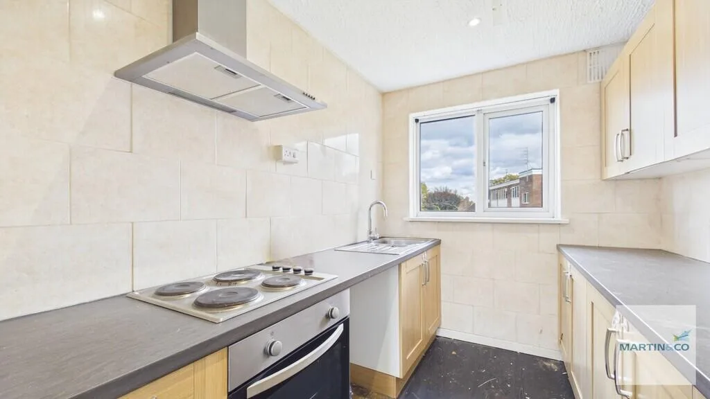 2 bedroom maisonette for rent