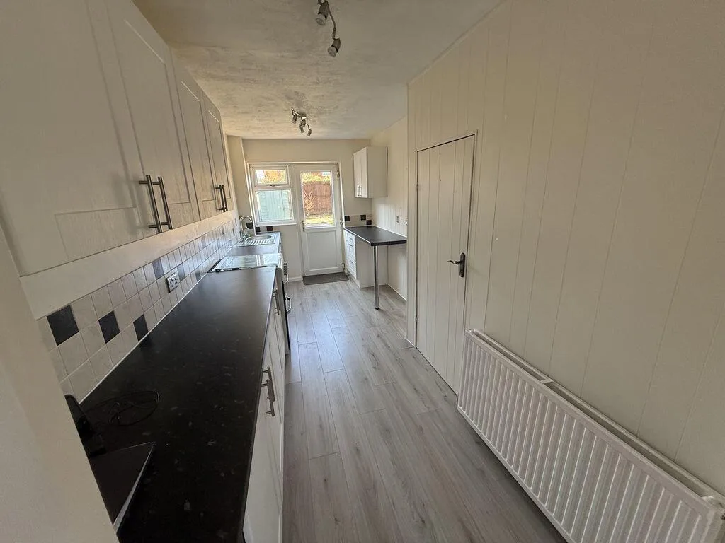 3 bedroom semi-detached house for rent