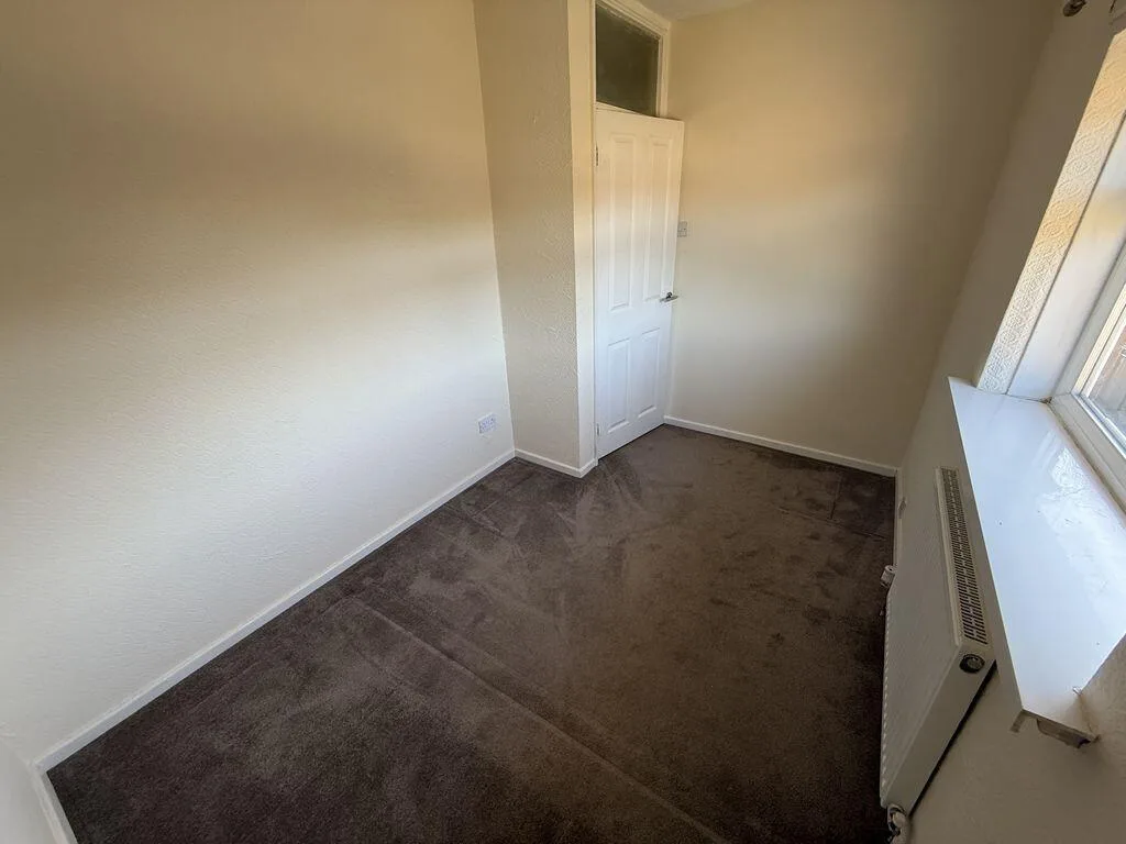 3 bedroom semi-detached house for rent