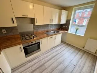 3 bedroom semi-detached house for rent