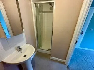 3 bedroom semi-detached house for rent