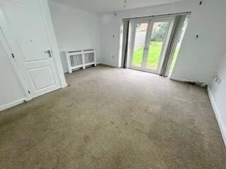 3 bedroom semi-detached house for rent