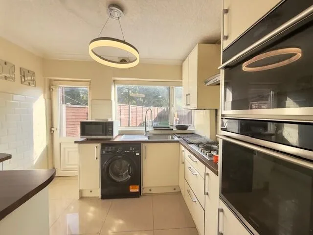 3 bedroom semi-detached house for rent