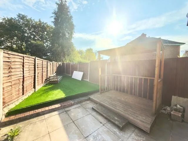 3 bedroom semi-detached house for rent