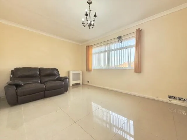 3 bedroom semi-detached house for rent