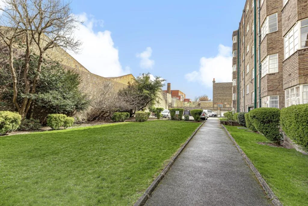 2 bedroom flat for rent
