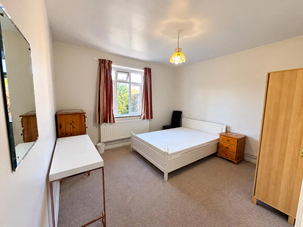 3 bedroom flat for rent