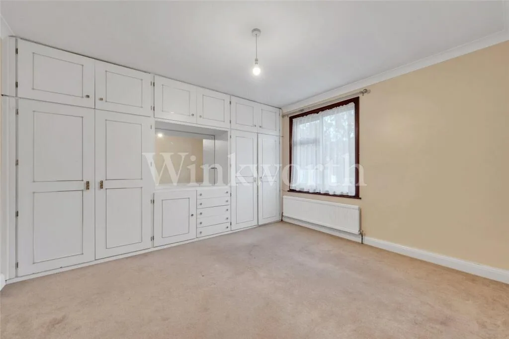 4 bedroom semi-detached house for rent
