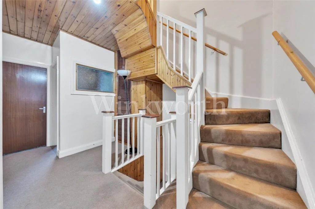 4 bedroom semi-detached house for rent