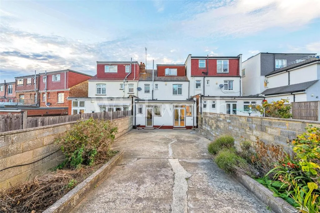 4 bedroom semi-detached house for rent