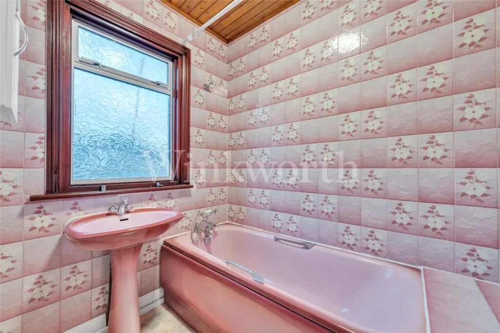 4 bedroom semi-detached house for rent