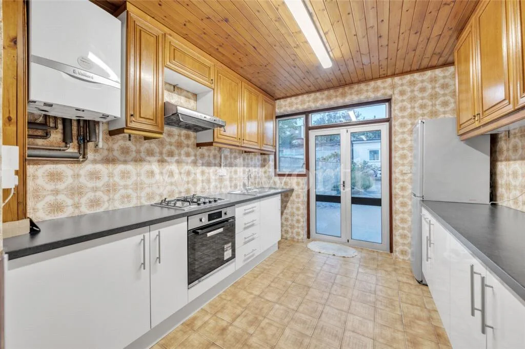 4 bedroom semi-detached house for rent