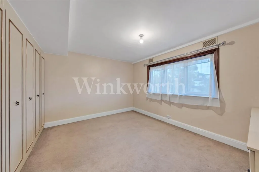 4 bedroom semi-detached house for rent