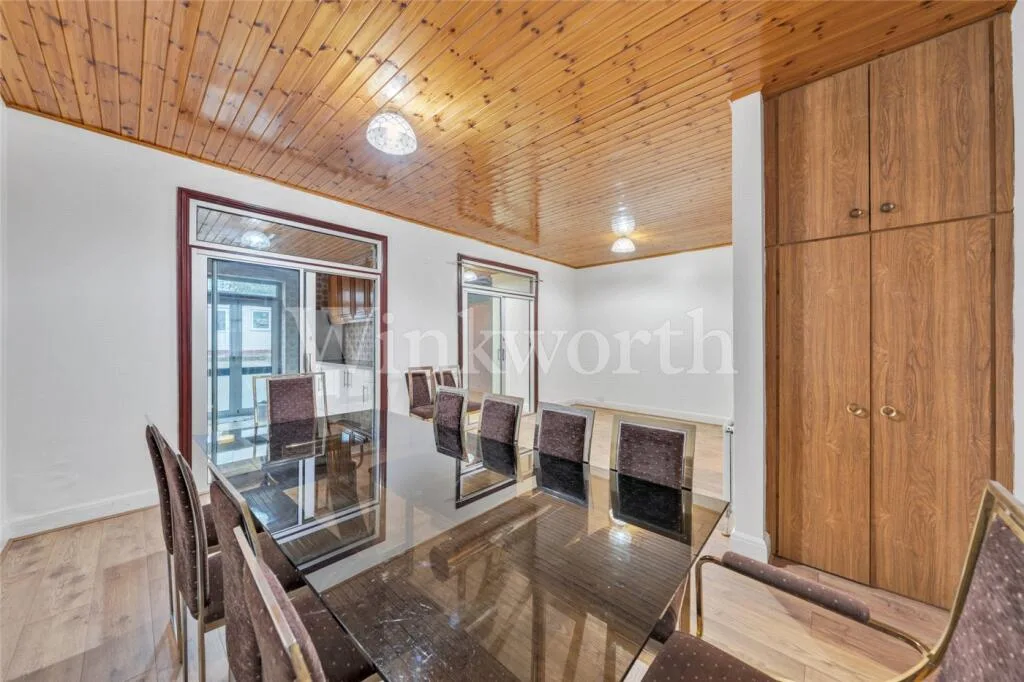 4 bedroom semi-detached house for rent