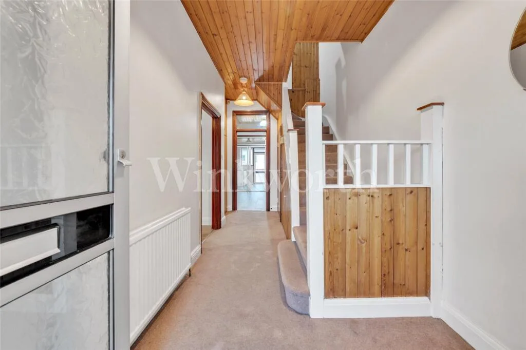 4 bedroom semi-detached house for rent