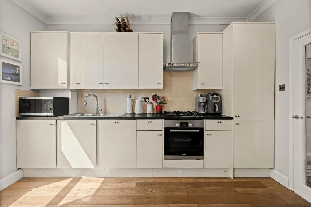 3 bedroom flat for rent